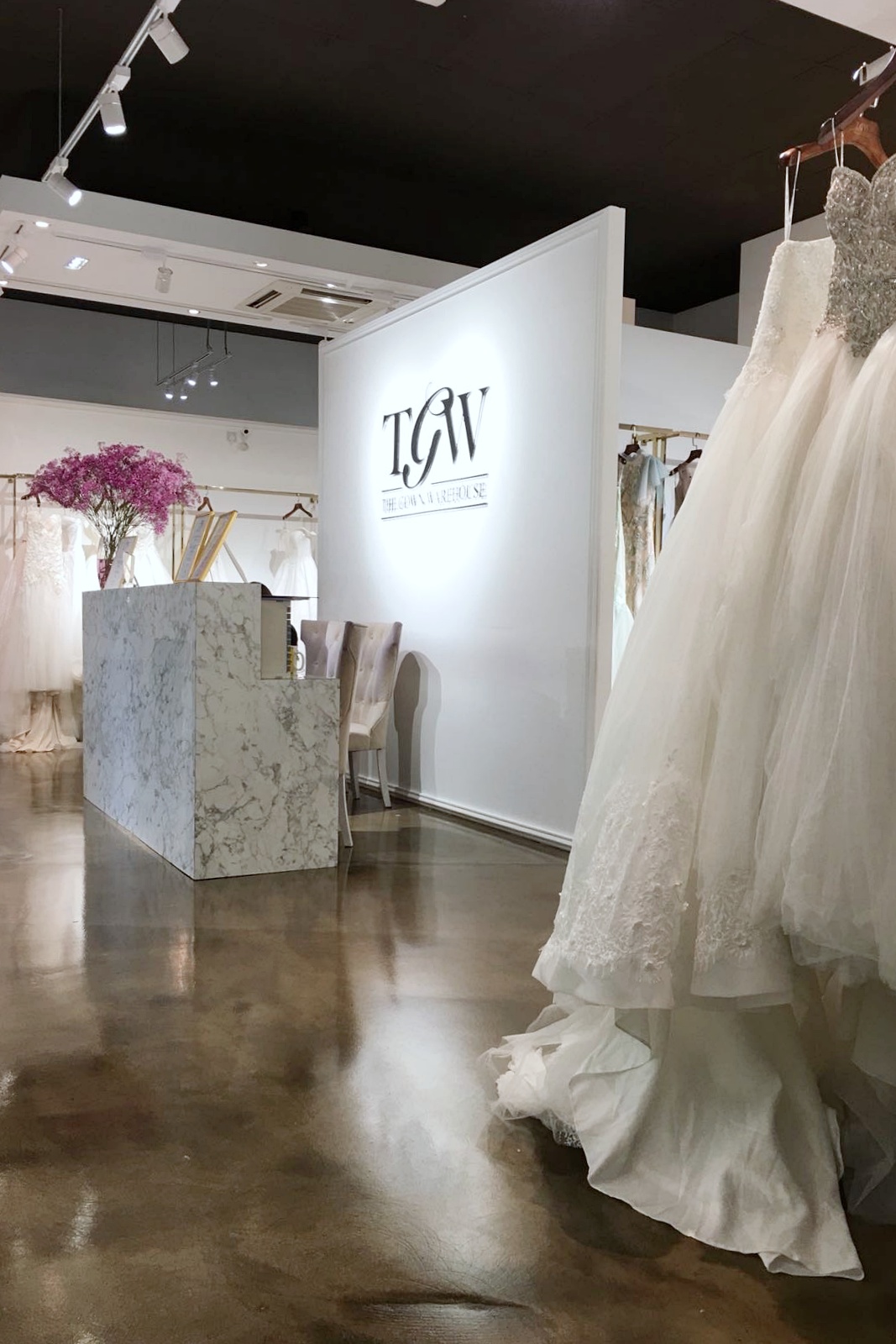 Wedding gown outlet warehouse